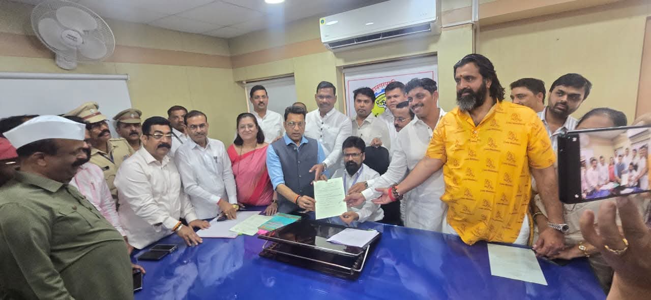 महापौर पदाकरिता रवी लांडगे यांचा अर्ज दाखल