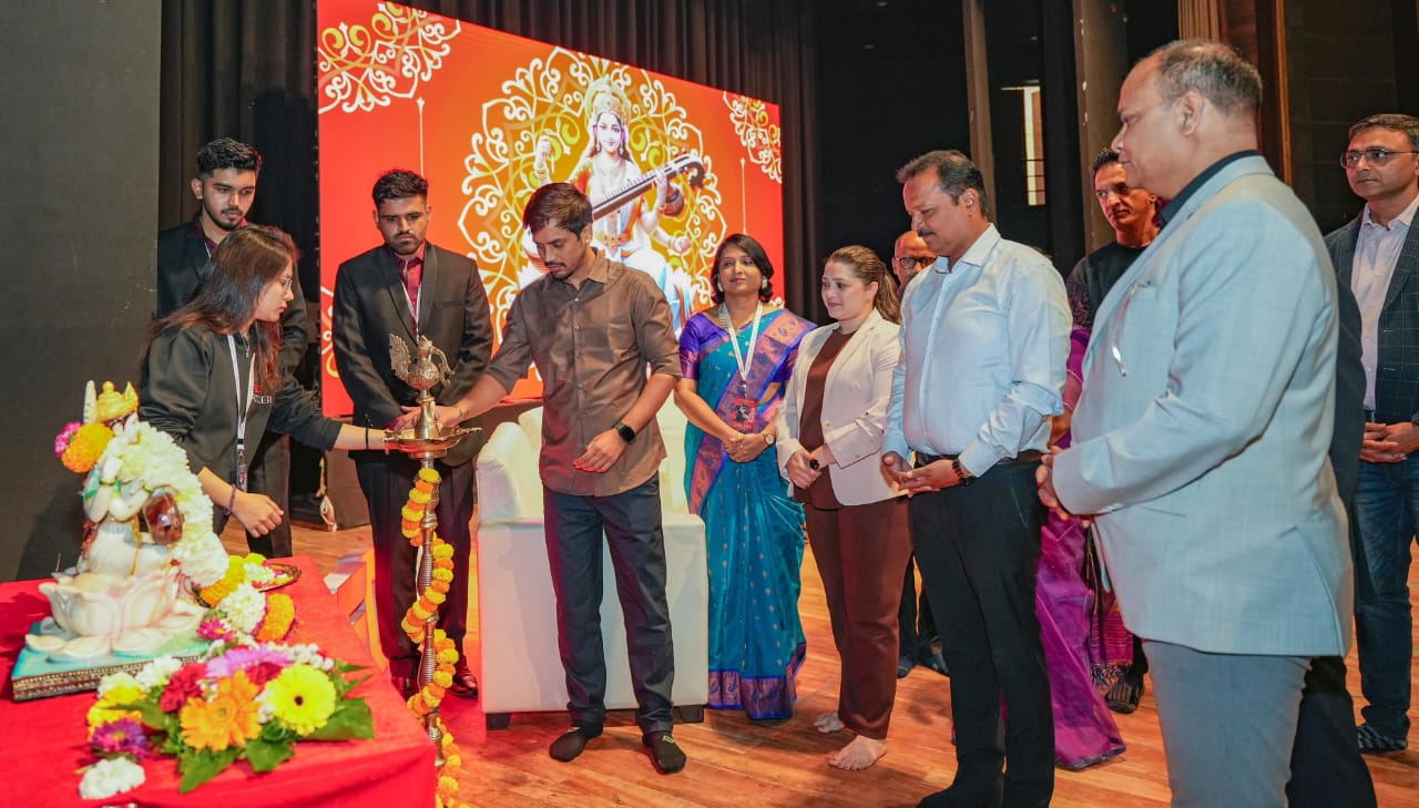 आपली लढाई बाह्य प्रतिस्पर्ध्यांशी नसून स्वतःशी - रणजीत बजाज