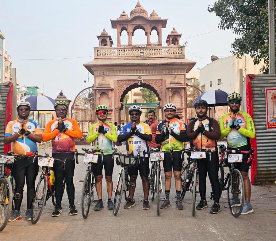इंडो ॲथलेटिकच्या सात सायकलपटूंची नाशिक फाटा ते शेगावपर्यंत वारी