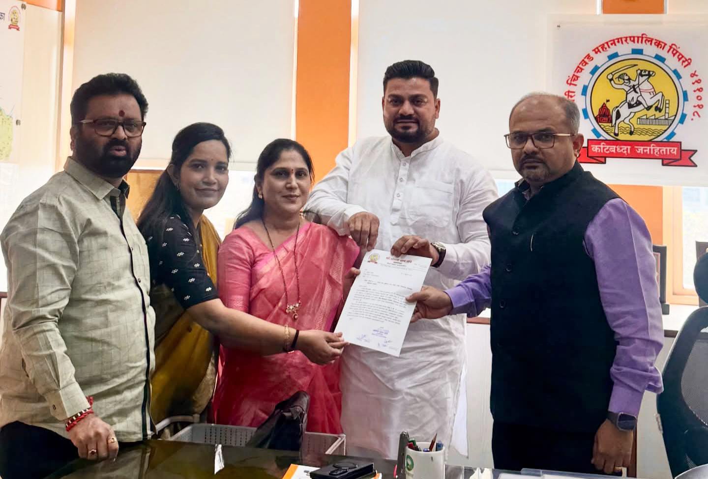 पंडित उपाध्याय विद्यालयात इंग्रजी माध्यम सुरू करा; नगरसेविका मनीषा लांडे यांची मागणी