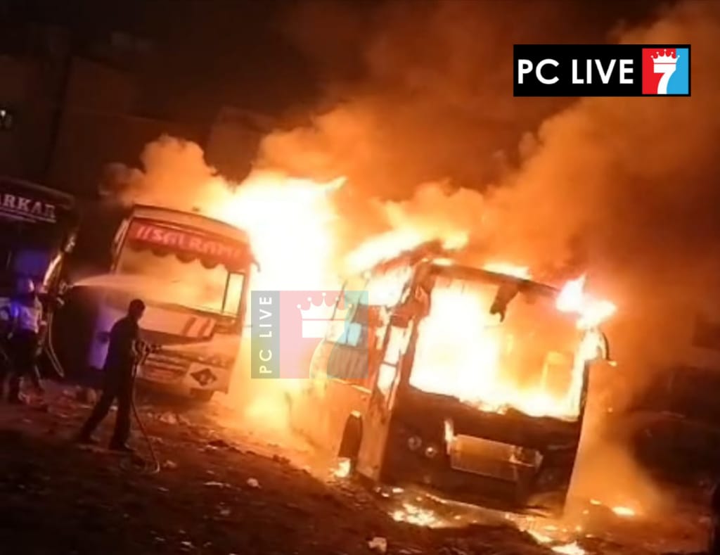 निगडी ट्रान्सपोर्ट नगर येथे तीन लक्झरी बस जळून खाक