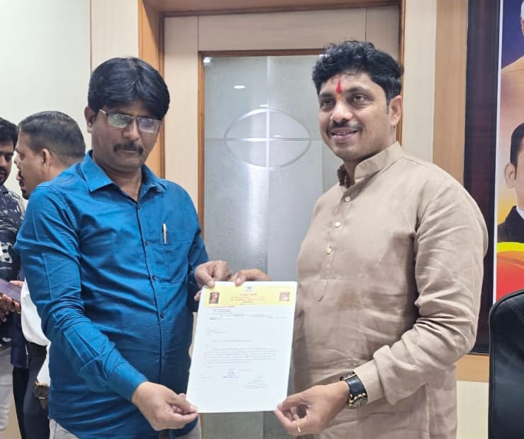 निगडी ते पिंपरी दरम्यानच्या रस्त्याची दुरावस्था; तातडीने रस्त्याची दुरूस्ती करण्याची मल्हार आर्मीची मागणी