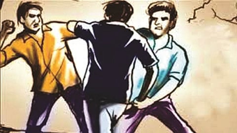 सोसायटीत कचरा टाकण्यावरून वाद, एकाला बेदम मारहाण