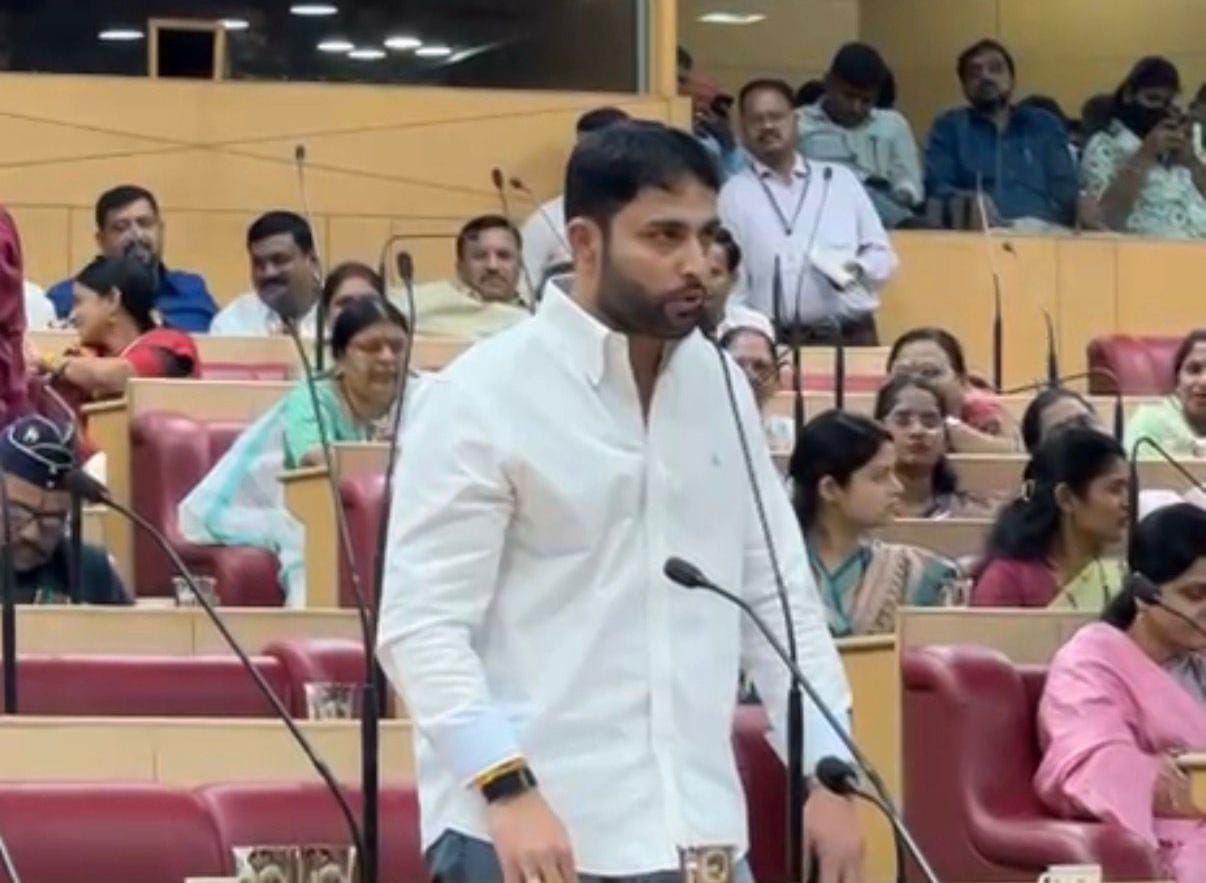 स्मार्ट सिटीच्या नावाखाली चुकीची कामे; शिवसेना गटनेते विश्वजित बारणे यांच्याकडून 'पोलखोल'