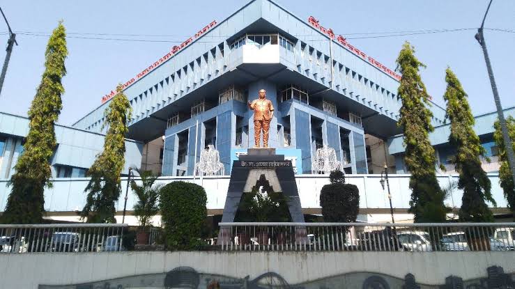 स्थायी समितीच्या पूर्व बैठकीत नगरसेविकेच्या पतीची हजेरी; निविदा मंजुरी वरून झाला वाद