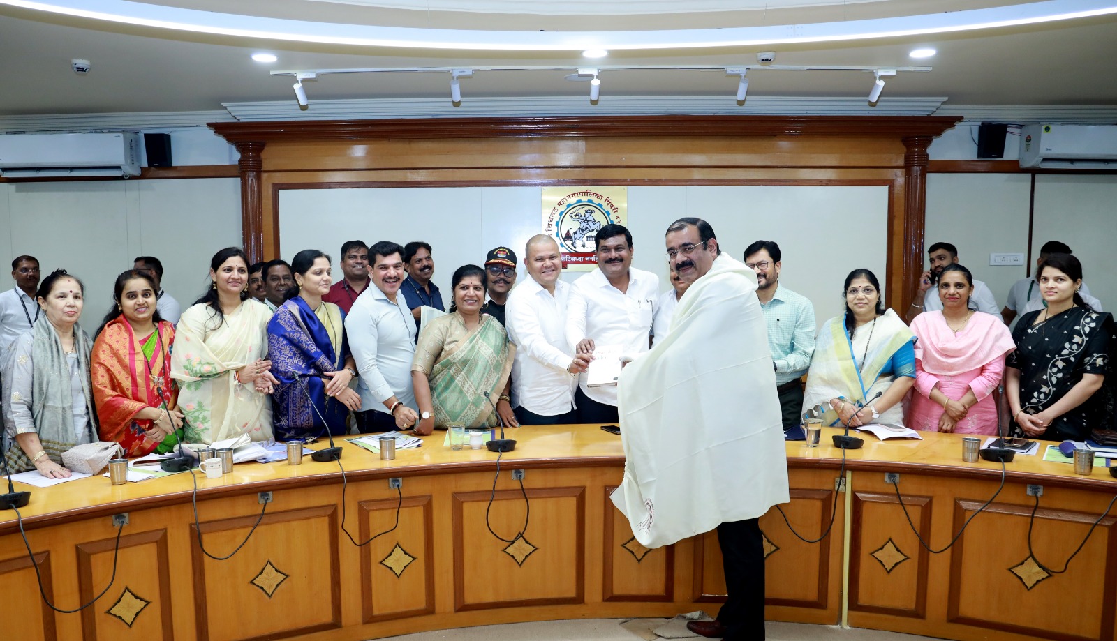 पिंपरी-चिंचवड मनपाचा महसूल वसुलीत नवा विक्रम; सभापती अभिषेक बारणे यांच्या हस्ते विभागप्रमुखांचा गौरव
