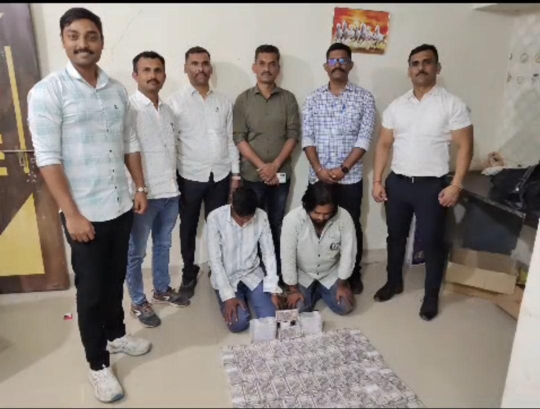बनावट नोटा देऊन कार हडपणाऱ्या टोळीचा चाकण पोलिसांकडून पर्दाफाश; ४२ लाख ५० हजारांच्या खेळण्यातील नोटा जप्त