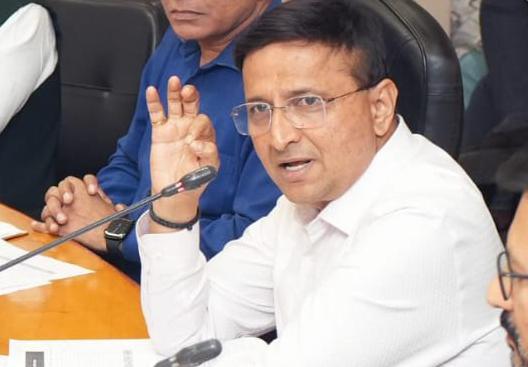 शहरातील अनधिकृत बांधकामे व अतिक्रमणांविरोधात कारवाई अधिक सक्त करा - आयुक्त डॉ. विजय सूर्यवंशी