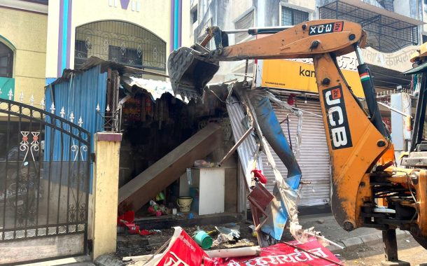 'ड' आणि 'ह' क्षेत्रीय कार्यालयांतील अनधिकृत बांधकामांवर महापालिकेची कारवाई