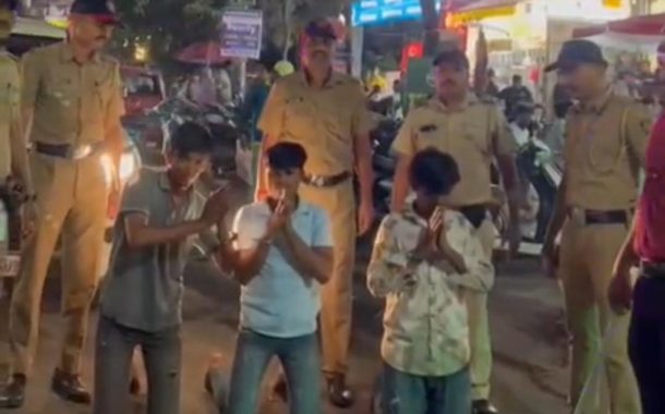 पिंपळे सौदागरमध्ये कोयत्याने दहशत करत खंडणी मागणाऱ्या दोघांना अटक; पोलिसांनी काढली आरोपींची 'धिंड'