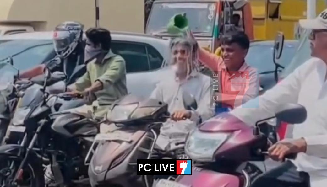 सोशल मीडिया रिल्सचा जीवघेणा स्टंट; काळेवाडीत धावत्या दुचाकीवर मुलांची अंघोळ