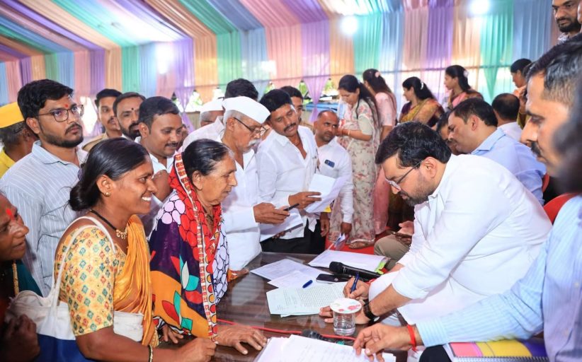 “शेतकऱ्यांच्या हक्काच्या रस्त्यासाठी आमदार सुनील शेळके यांची ठाम भूमिका; पाणंद रस्ते अतिक्रमणमुक्त करण्याचे आदेश”