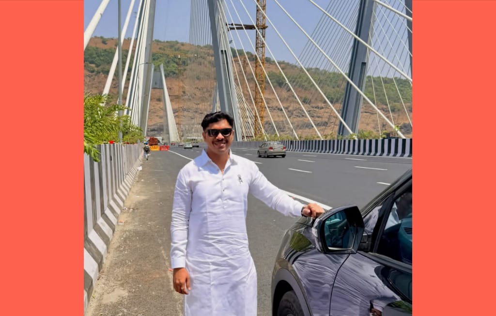 'मिसिंग लिंक'वर महापौर रवी लांडगेंचा फोटो; महामार्ग पोलिसांनी कारवाई केली का? जनतेचा प्रश्न