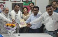 यूपीएससी परीक्षा उत्तीर्ण झालेल्या पिंपरी चिंचवडच्या कबीर कांबळे यांचा पत्रकारांकडून सन्मान