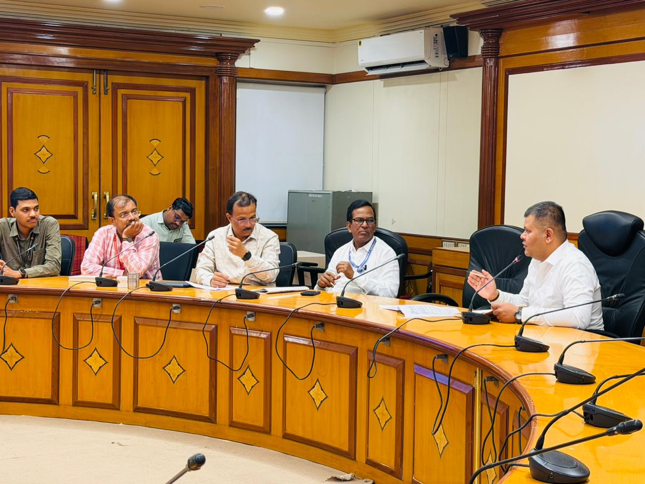 पिंपरी-चिंचवड शहर वाहतूक कोंडीमुक्त करण्यासाठी सक्षम 'पार्किंग पॉलिसी' लवकरच - अभिषेक बारणे