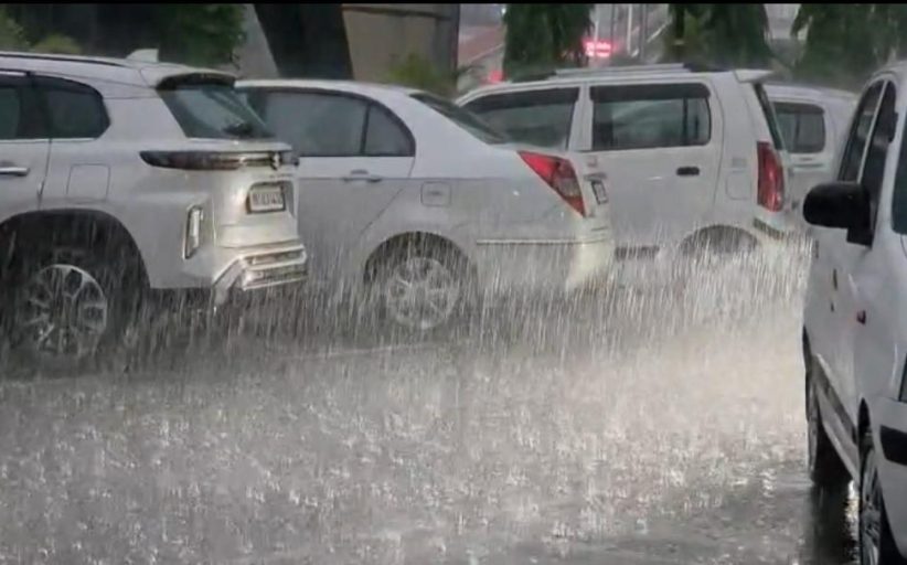 पिंपरी-चिंचवडमध्ये दुपारीच अंधार; धो-धो पावसाची दमदार हजेरी