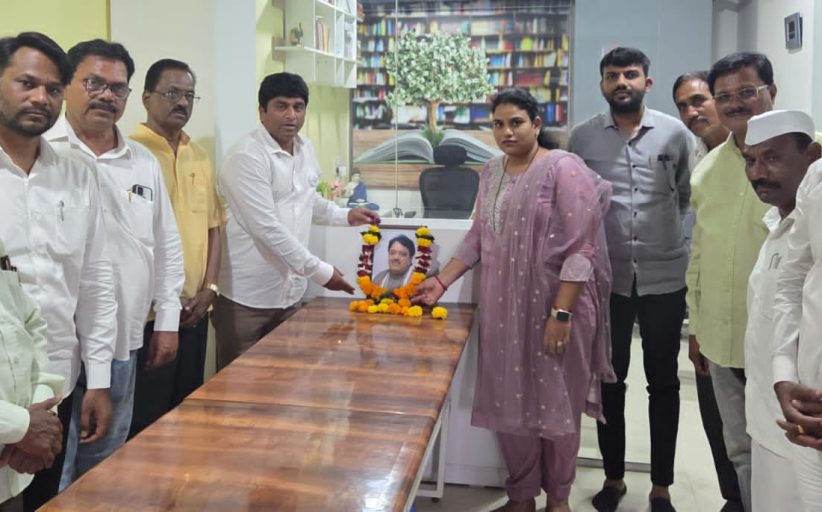 दिवंगत मुख्यमंत्री विलासराव देशमुख यांना पिंपरी चिंचवड शहर काँग्रेसकडून अभिवादन