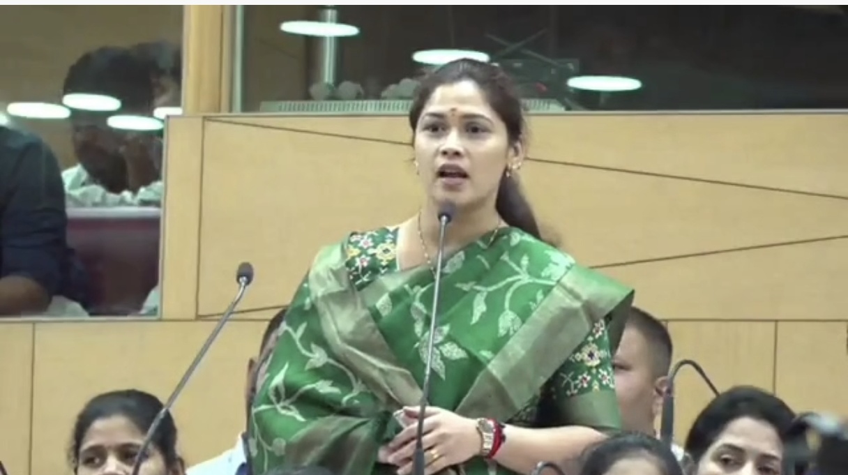पाणीटंचाईच्या प्रश्नावर नगरसेविका श्रुती वाकडकर आक्रमक; सर्वसाधारण सभेत प्रशासनाला धरले धारेवर