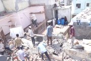 विषारी दारुकांडातील आरोपी कर्नेलसिंगच्या घरासह दारूअड्डा 'भुईसपाट'