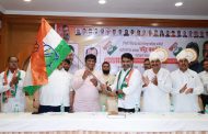 अडचणीत काँग्रेसचा कार्यकर्ता सोबत आहे - सतेज पाटील