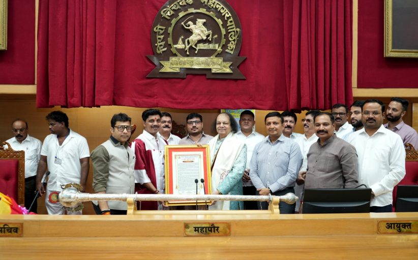 महापालिकेच्या सर्वसाधारण सभेत पंडित डॉ.नंदकिशोर कपोते यांचा महापौरांच्या हस्ते मानपत्र देऊन सन्मान
