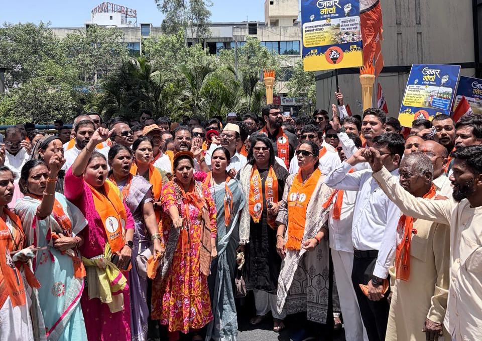 महापालिका भवनावर खासगीकरणाच्या दुकानाचा फलक लावा - चेतन पवार
