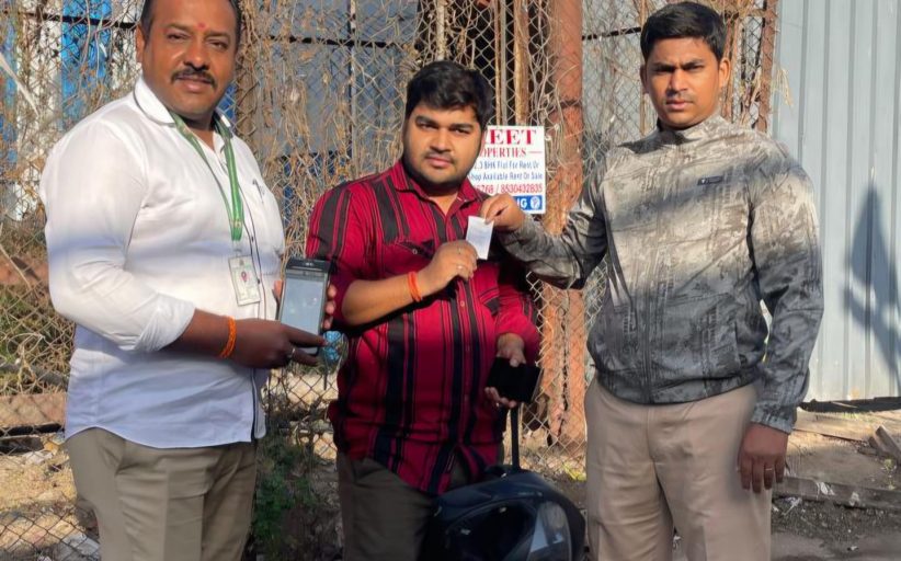 रस्त्यावर कचरा टाकणाऱ्यांवर महापालिकेची दंडात्मक कारवाई