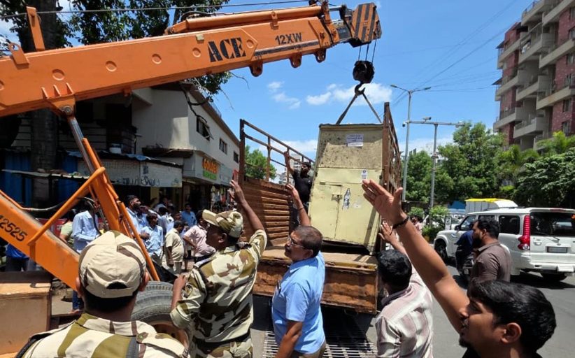 शाळा व महाविद्यालय परिसरातील अनधिकृत टपऱ्यांवर महापालिकेची कारवाई