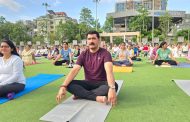 नाना काटे सोशल फाऊंडेशन व आर्ट ऑफ लिव्हिंग यांच्या वतीने आंतरराष्ट्रीय योग दिन मोठ्या उत्साहात साजरा