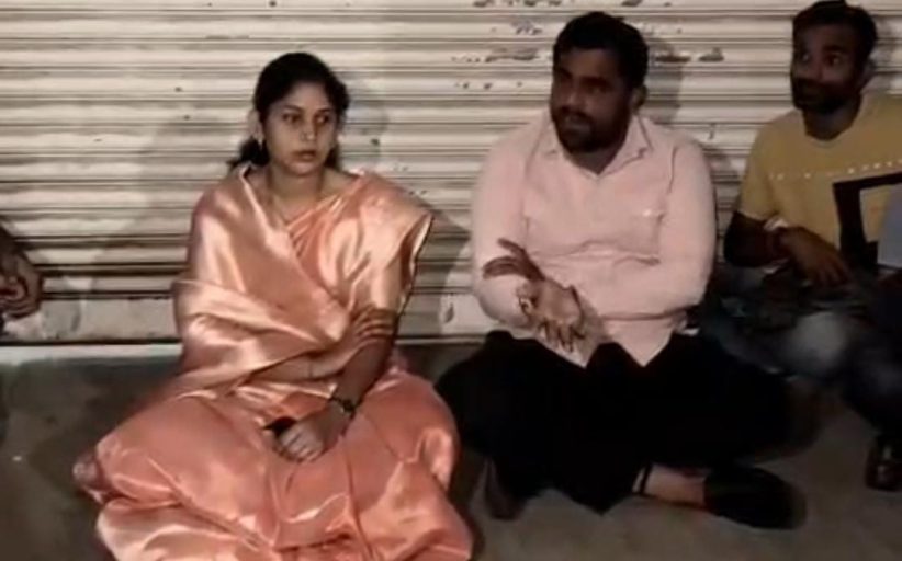 ४८ तासांपासून रावेत-किवळे परिसर अंधारात; नगरसेविका ऐश्वर्या तरस यांचे MSEB कार्यालयासमोर ठिय्या आंदोलन