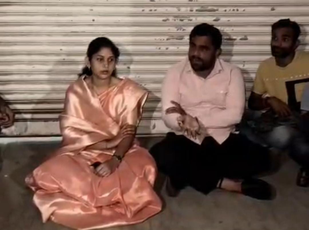 ४८ तासांपासून रावेत-किवळे परिसर अंधारात; नगरसेविका ऐश्वर्या तरस यांचे MSEB कार्यालयासमोर ठिय्या आंदोलन