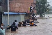 इंद्रायणी नदी धोक्याच्या पातळीवर; आळंदीत २५० हून अधिक नागरिक पाण्यात अडकले