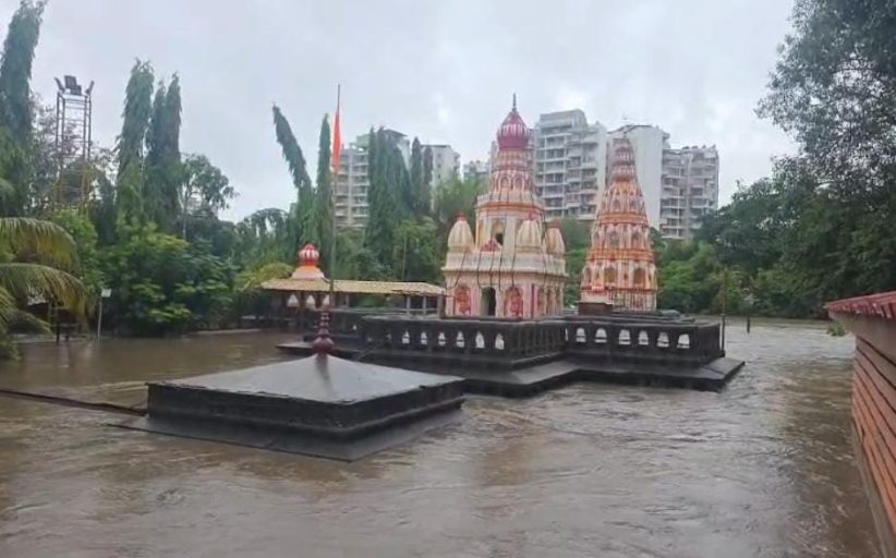 चिंचवडमधील मोरया गोसावी मंदिर पाण्याखाली..!
