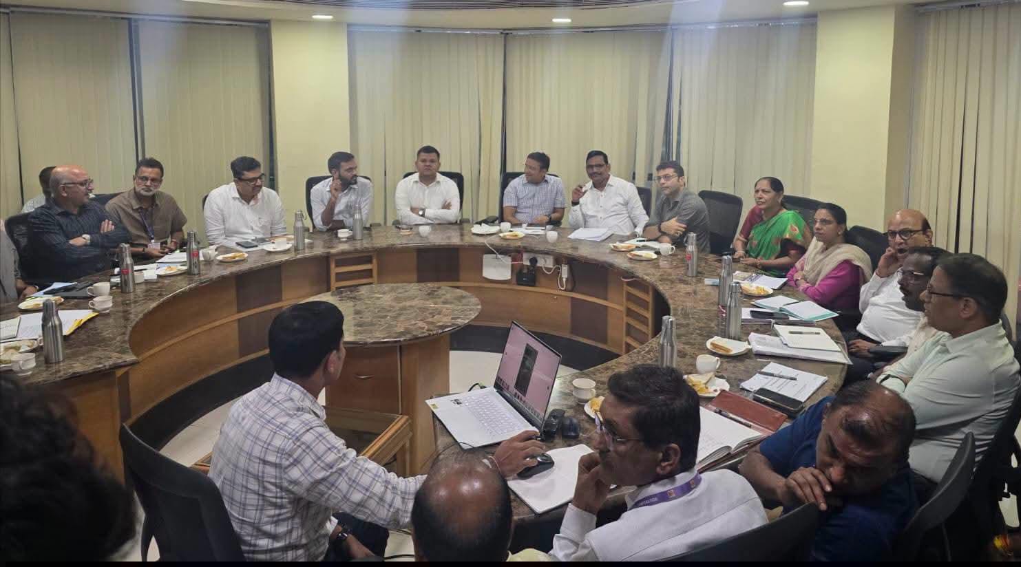 पिंपरी-चिंचवडमधील पूरपरिस्थितीवर तातडीची आढावा बैठक; कायमस्वरूपी उपाययोजनांसाठी आमदार शंकर जगताप यांचे निर्देश