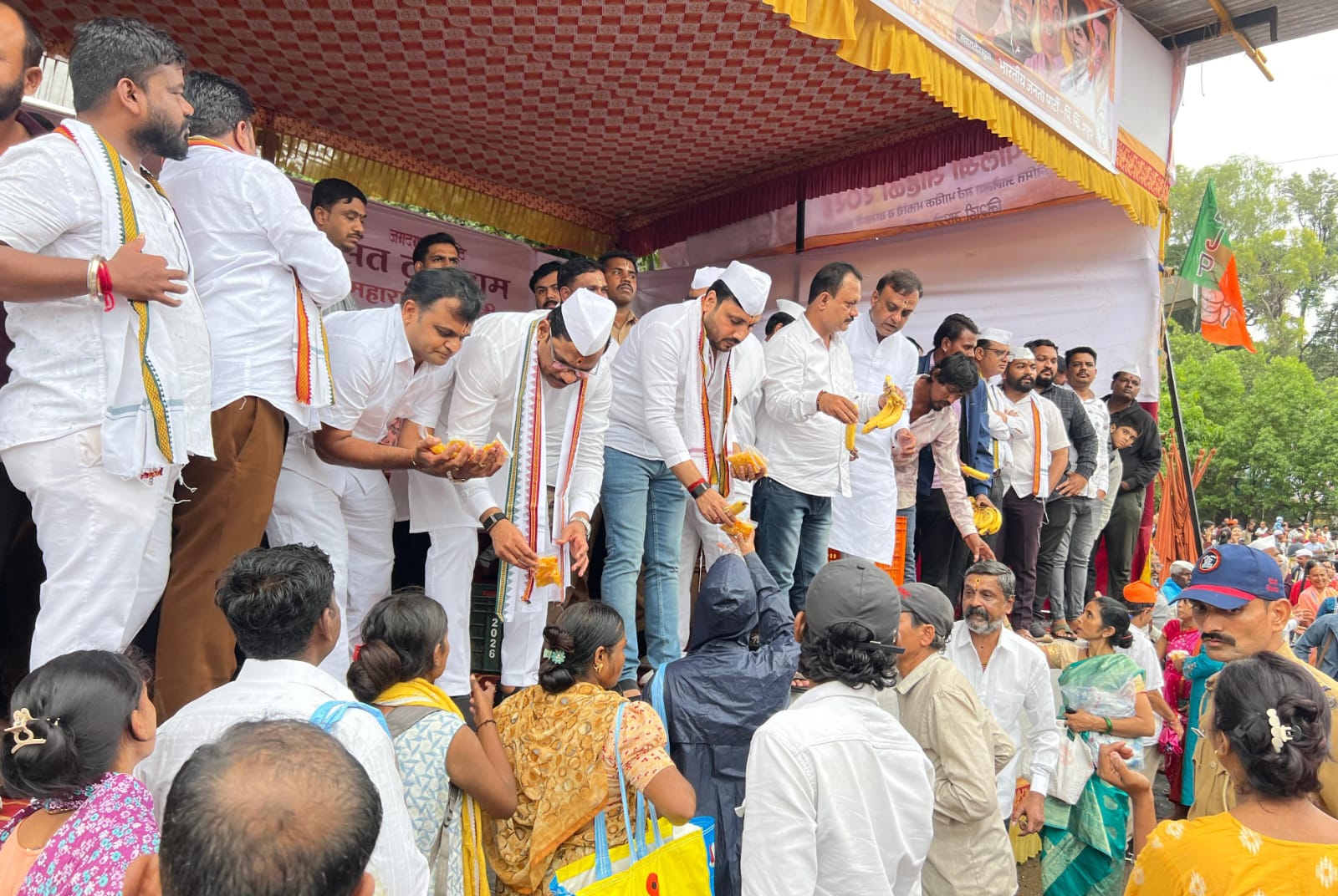 जगद्गुरू संत तुकाराम महाराजांच्या पालखी सोहळ्याचे पिंपरी-चिंचवडमध्ये भाजपकडून उत्स्फूर्तपणे स्वागत