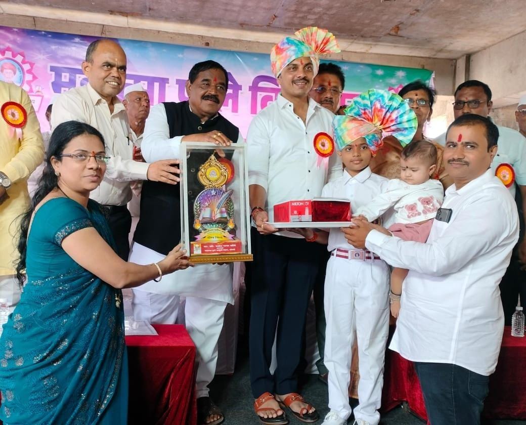 शिक्षक हे समर्पण भावनेने काम करतात - महापौर रवी लांडगे