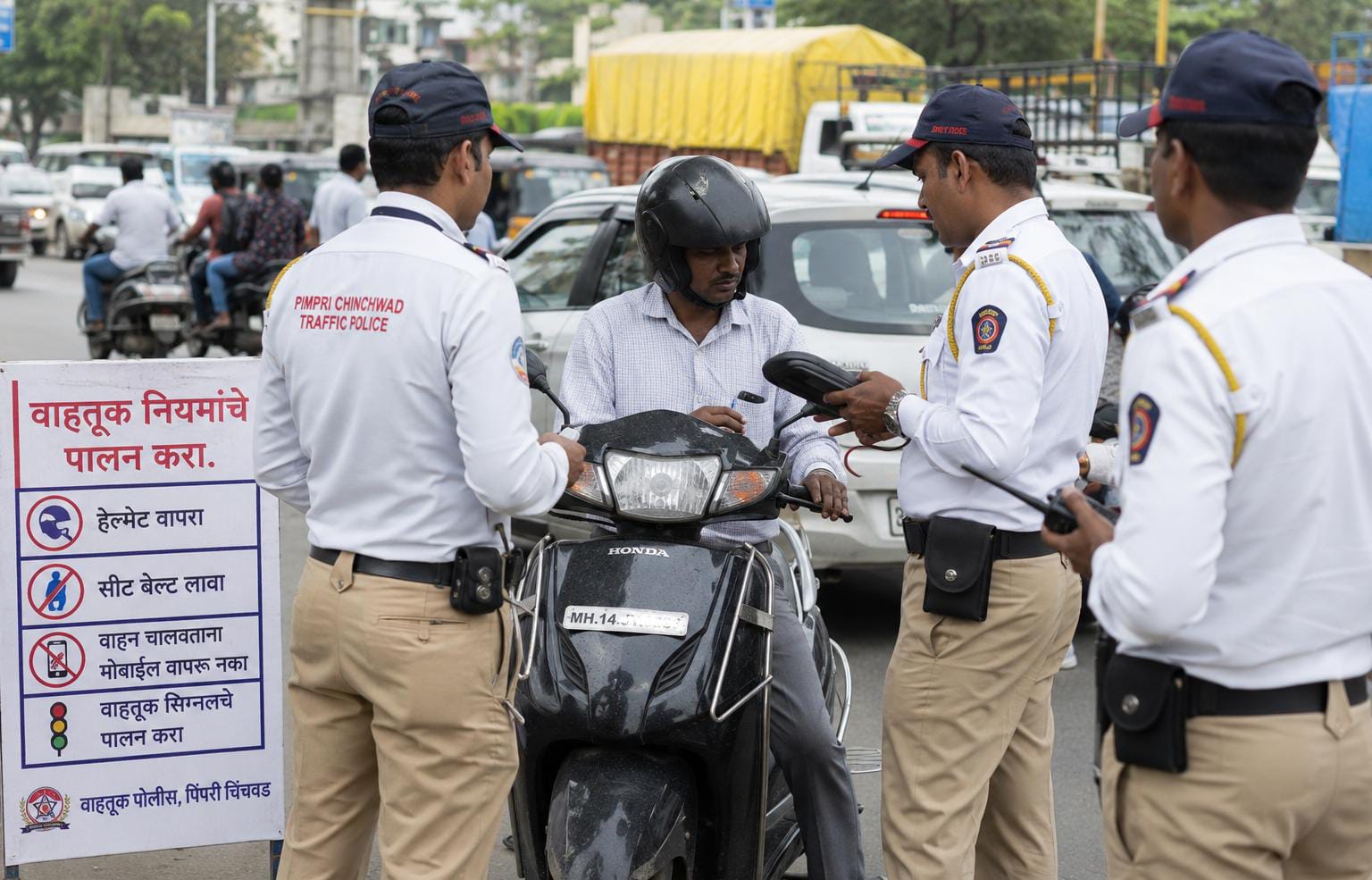 वाहतूक नियमांचे उल्लंघन करणाऱ्यांकडून सहा महिन्यांत ४० कोटींहून अधिकचा दंड वसूल; पिंपरी-चिंचवड वाहतूक पोलिसांची धडक कारवाई