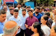 चिखली घरकुल परिसरातील पाणी साचण्याच्या समस्येवर कायमस्वरूपी तोडग्यासाठी महापौरांची पाहणी; संबंधित अधिकाऱ्यांना तातडीच्या उपाययोजनांचे निर्देश