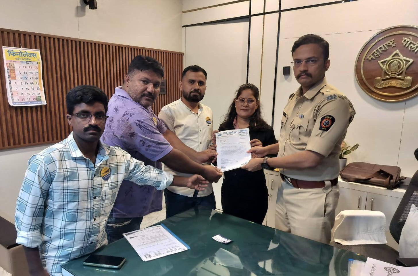 खंडोबा माळ येथील टोइंग कारवाई थांबवा; आम आदमी पार्टीकडून वाहतूक पोलीस उपायुक्तांना निवेदन