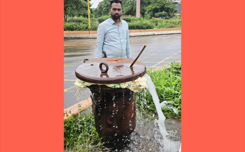 घरकुल स्पाईन रोड चौकात पाच दिवसांपासून पाण्याची गळती, लाखो लिटर पाणी वाया; अधिकाऱ्यांच्या दुर्लक्षाबाबत कारवाईची मागणी