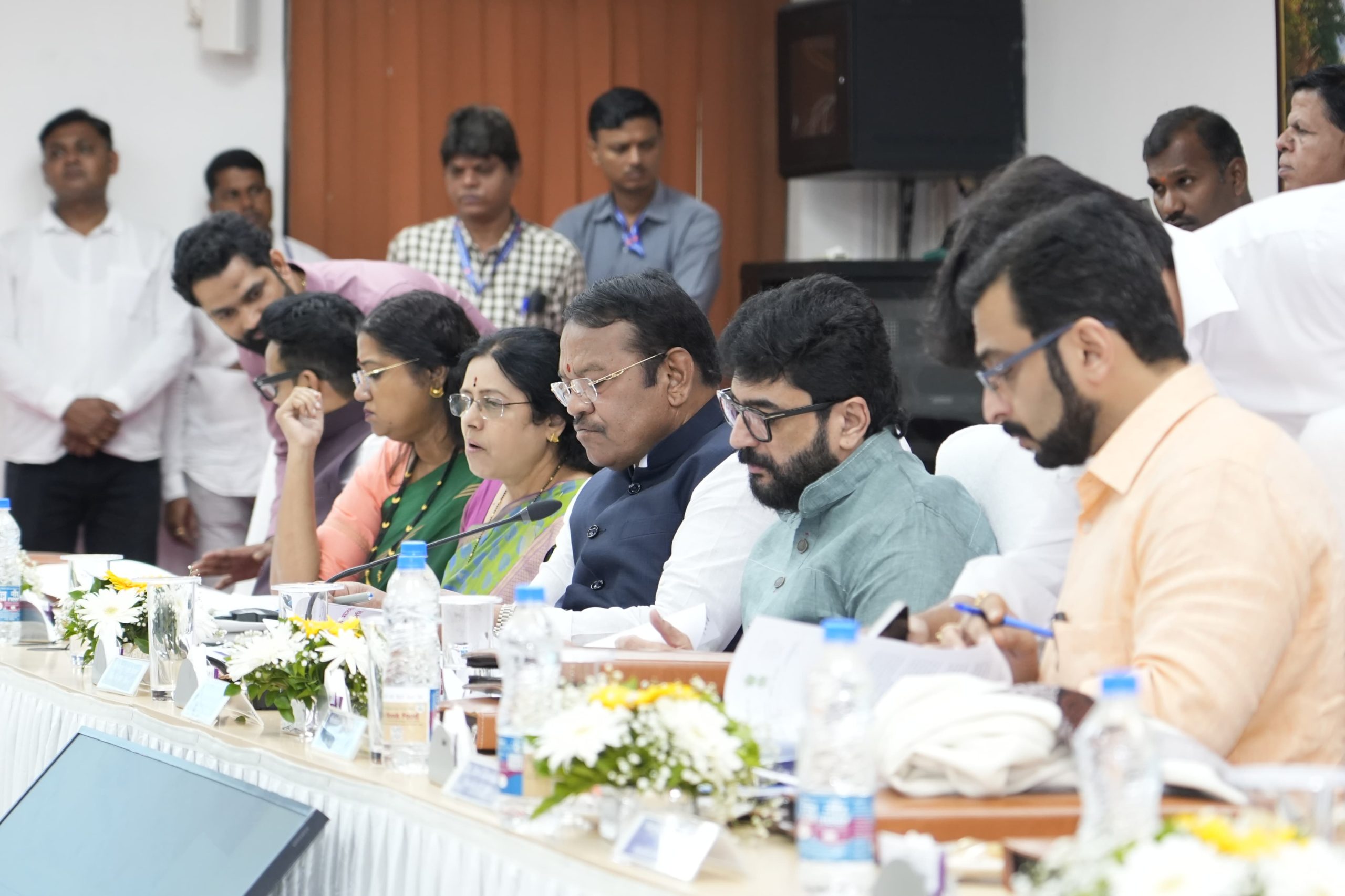 पुणे-लोणावळा तिसऱ्या व चौथ्या रेल्वे मार्गिकेची कालमर्यादा स्पष्ट करा; शिवसेना खासदार श्रीरंग बारणे यांची रेल्वे प्रशासनाला सूचना