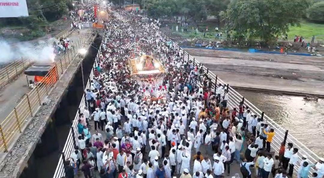 एक महिन्याचा वारी प्रवास पूर्ण.. माऊलींची पालखी आळंदीत दाखल; ‘ज्ञानोबा-तुकाराम’च्या जयघोषात परतीचा सोहळा आळंदीत विसवला