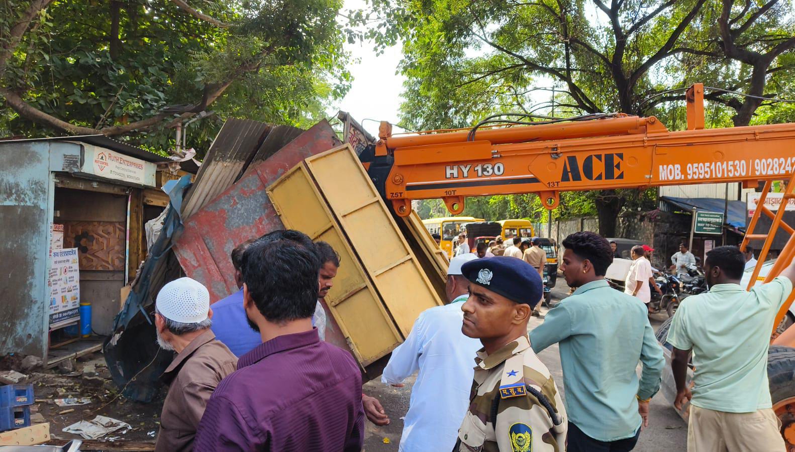 शाळा-महाविद्यालयांच्या परिसरातील तंबाखू विक्रेत्यांवर पोलिसांची कारवाई; १९ टपऱ्या निष्कासित