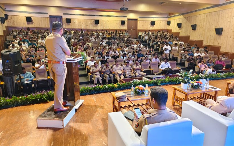 अमली पदार्थांविरुद्ध पिंपरी-चिंचवड पोलिसांचा एल्गार; ‘Say No To Drugs’चा विद्यार्थ्यांना ठाम संदेश