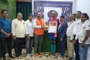 ६९ वर्षीय राम यादव अडसुळ यांनी रचला इतिहास; शीर्षासन करून वर्ल्ड रेकॉर्डची नोंद
