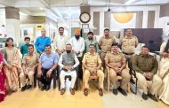 पोलीस फ्रेन्डस् वेल्फेअर असोसिएशनतर्फे पोलीस बांधवांना राखी बांधून रक्षाबंधन साजरे
