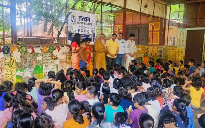 नात्यांपलीकडे जाऊन जपला मायेचा धागा; 'तत्वम फाउंडेशन'तर्फे गुरुकुलमच्या ३५० लेकरांसोबत साजरी झाली स्नेहाची राखीपौर्णिमा
