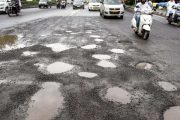 पिंपरी चिंचवड शहरातील १,६०९ खड्डे बुजवले असल्याचा महापालिकेचा दावा..!