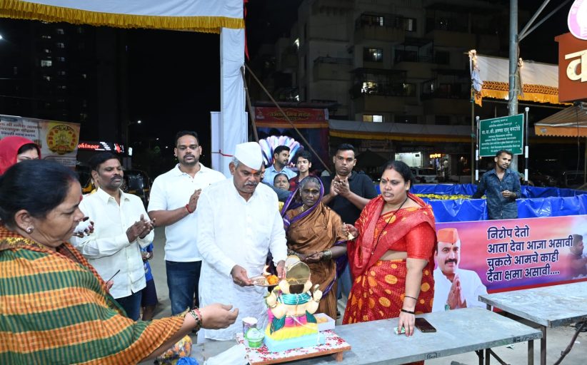 पिंपरीत‌ संदीप वाघेरे यांच्या विसर्जन केंद्रावर दीड दिवसांच्या गणरायाला भावपूर्ण निरोप