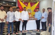 गणेशोत्सवाच्या निमित्ताने युवा मोर्चा टीमचा स्नेहदर्शन उपक्रम; पदाधिकाऱ्यांच्या घरी जाऊन घेतले गणरायाचे दर्शन